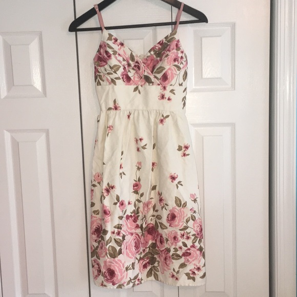 Trixxi Dresses & Skirts - Floral dress